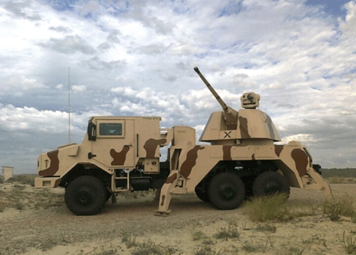 رونمایی از یک توپ جنگی ضدپهپاد/ پاسخ سریع به تهدیدات متنوع هوایی و زمینی