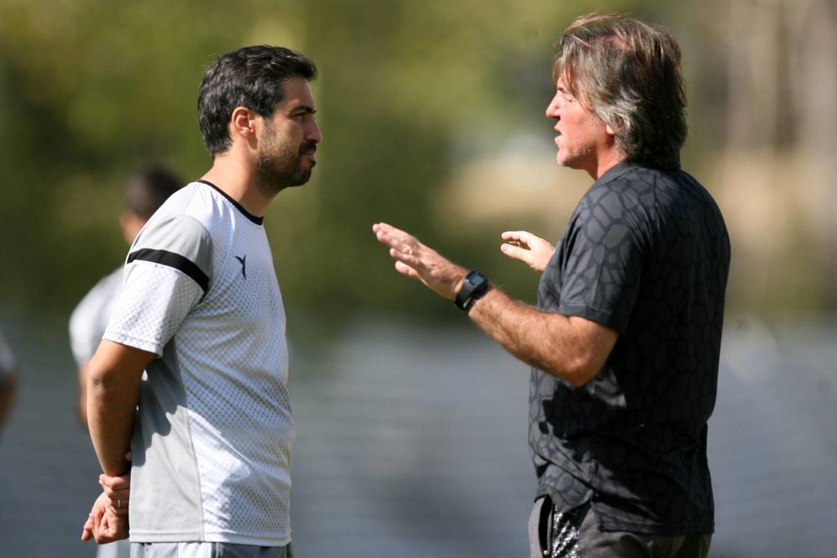 تکرار زوج حیدری - ساپینتو در استقلال؛ خسرو به نیمکت آبی‌ها باز خواهد گشت