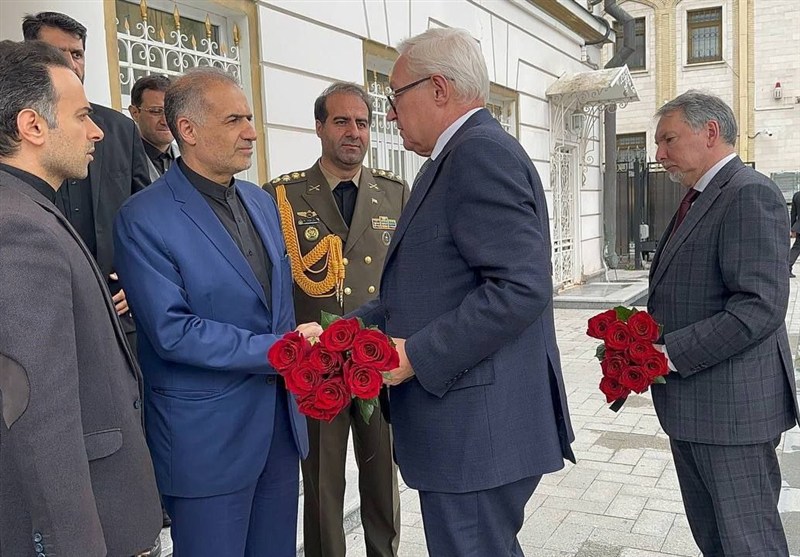 تاکید روسیه بر ادامه همکاری دفاعی با ایران