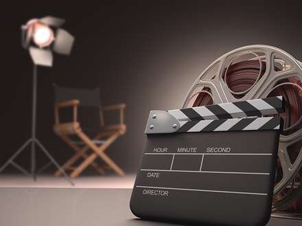 فهرست فیلمهای سینمایی و تلویزیونی در تعطیلات