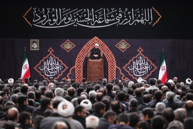 مراسم عزاداری شب هشتم محرم در حسینیه امام خمینی برگزار شد