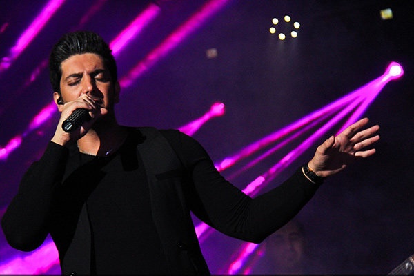 اثر حماسی و عاشقانه فرزاد فرزین برای ایران