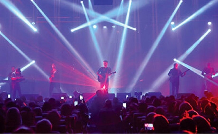 صحنه‌ها جان گرفتند/ آغاز دوباره نغمه ها پس از دو ماه سکوت/ جشن موسیقی از تهران تا بندرعباس