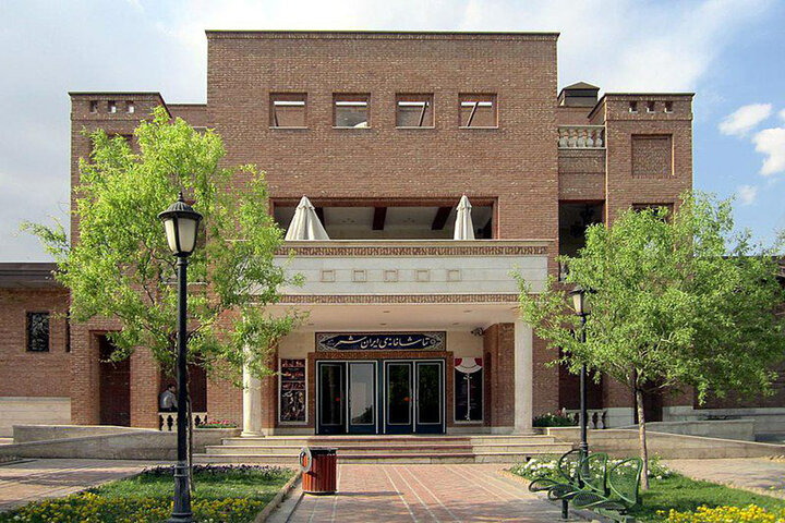 بیش از ۳ هزار نفر به تماشای «عزادار» نشستند