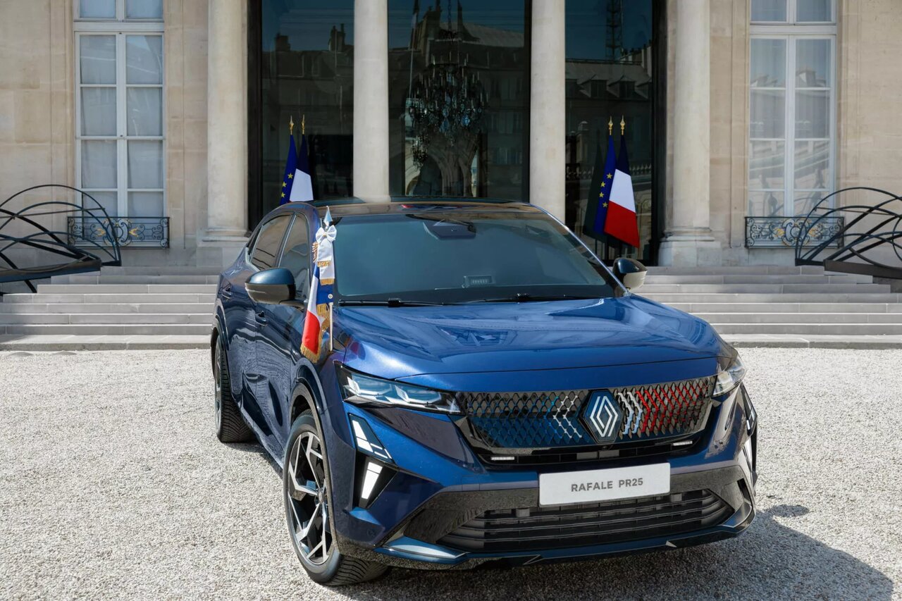 لوکس‌ترین کراس‌اوور جهان/ صندلی‌های مرمری برای رئیس‌جمهور فرانسه