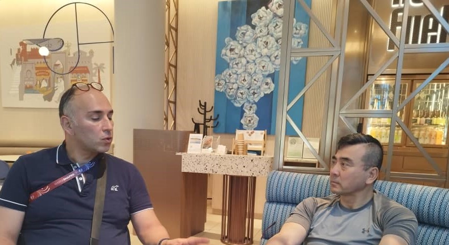 نشست رضوانی با مربی چینی واژیر/ ویلسون: این مسابقات برای سام تجربه‌ی خوبی خواهد بود