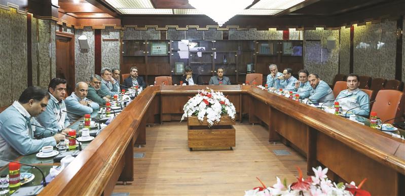 حضور رئیس هیئت عامل ایمیدرو در فولاد مباركه و تأكید بر تداوم جریان تولید
