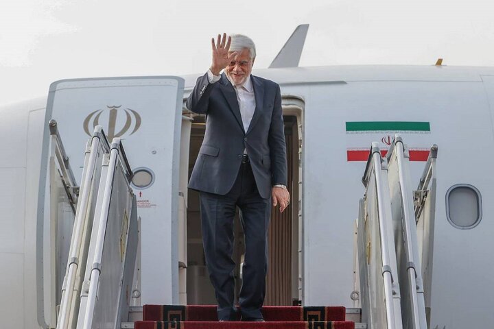 عارف عازم روسیه شد