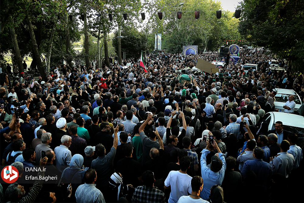 تشییع پیکر استاد محمود فرشچیان