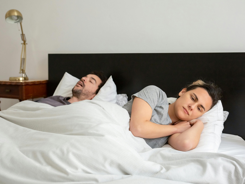 علت خروپف : خروپف نشانه چه بیماری است؟