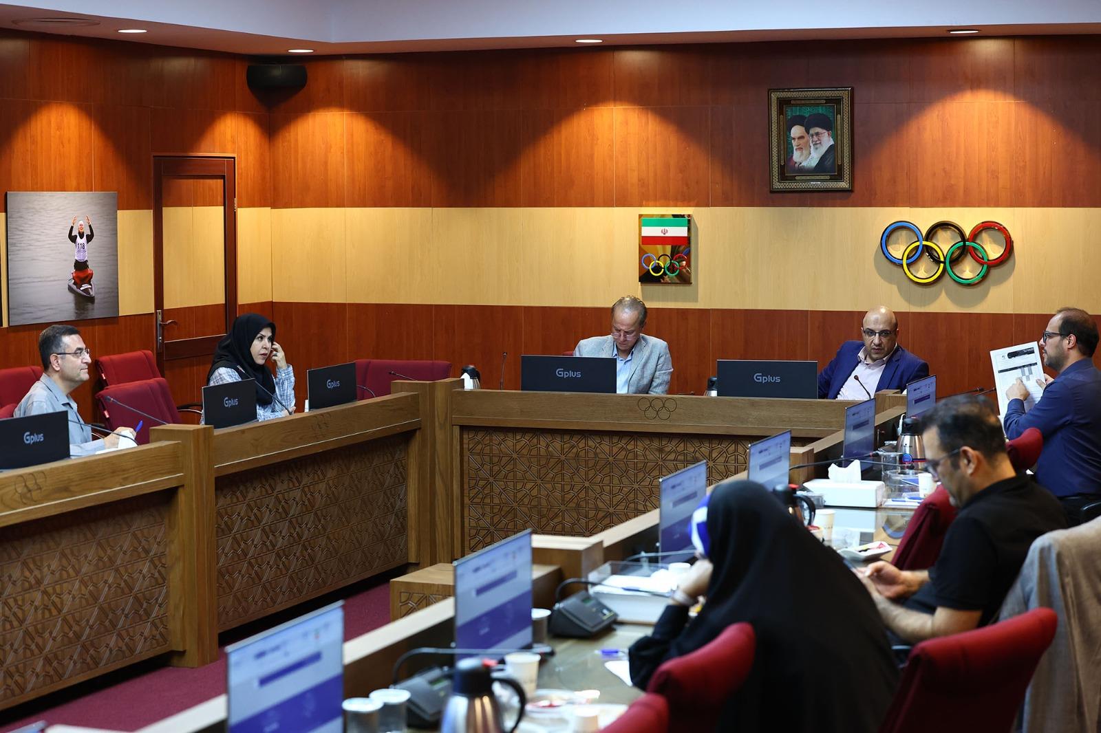 برگزاری نشست با فدراسیون ورزش های آبی، دوومیدانی، دوچرخه سواری، ژیمناستیک و ورزش های الکترونیک/ مسئولین 5 رشته چه گفتند؟