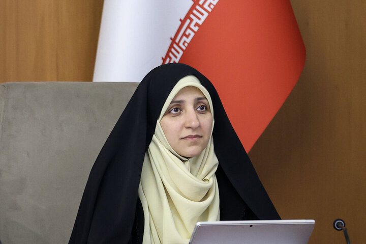 بهروز آذر: باید صدای زنان در سیاست‌گذاری‌ها شنیده شود