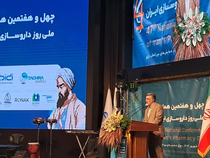 وزیر بهداشت: بودجه دارویار باید از سازمان هدفمندی خارج شود