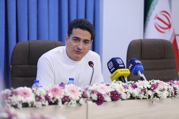 همایون شجریان از لغو کنسرت خیابانی‌اش خبر داد؛ آرزوی محالی که محقق نشد