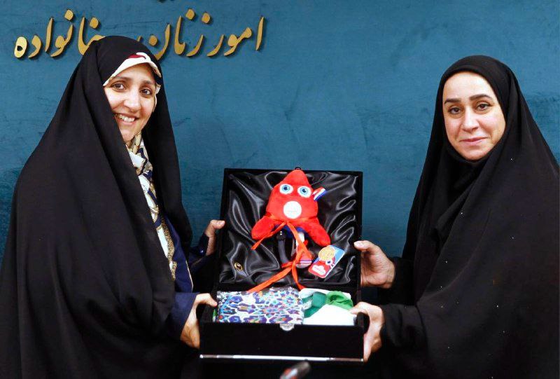 بهروزآذر: روایت زندگی زنان توانمند، موجب افزایش خودباوری و تاب‌آوری در جامعه می‌شود