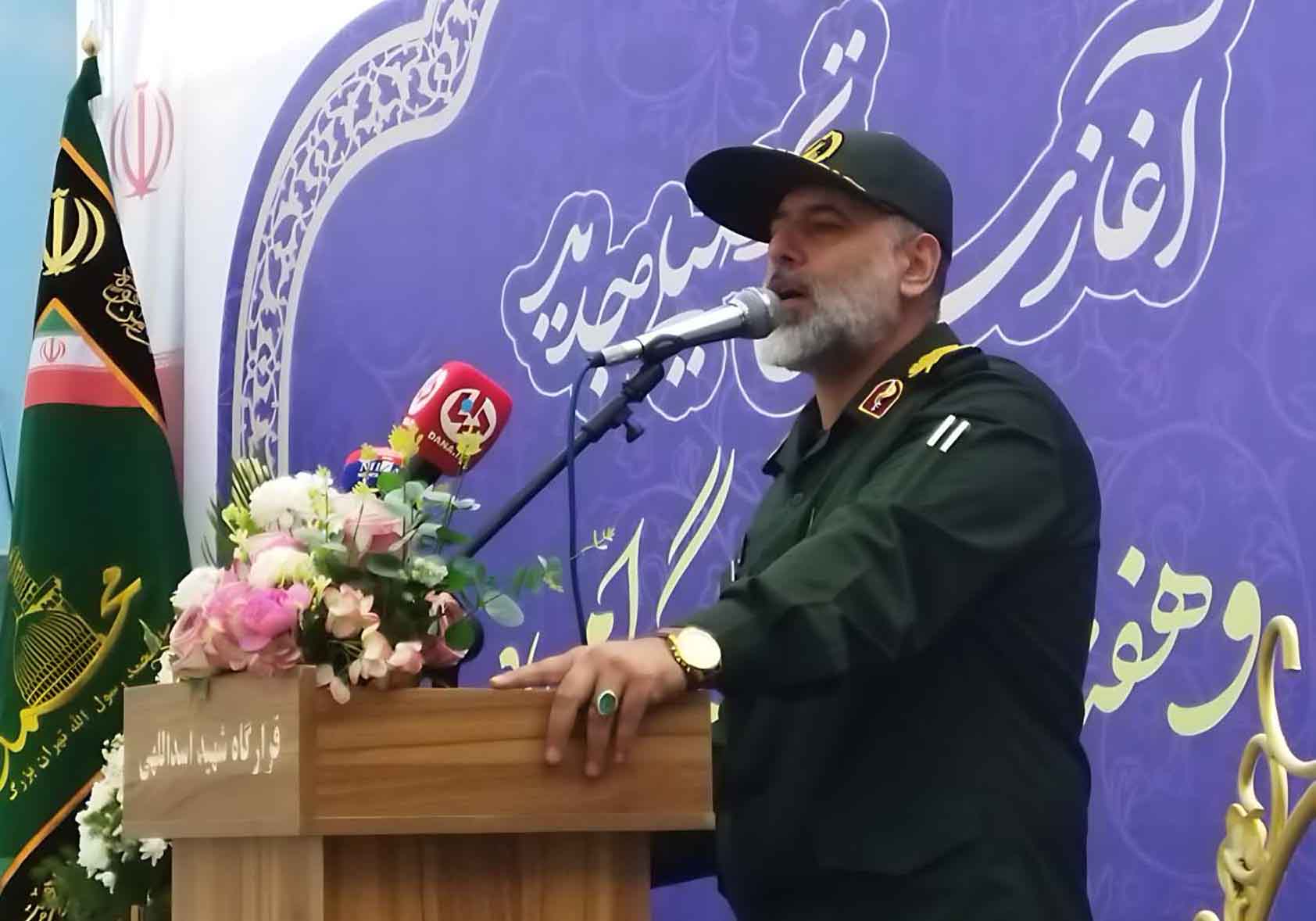 آغاز مدرسه با حضور شهید گمنام و انتقال پیام امید به دانش‌آموزان توسط سبز پوشان سپاه تهران