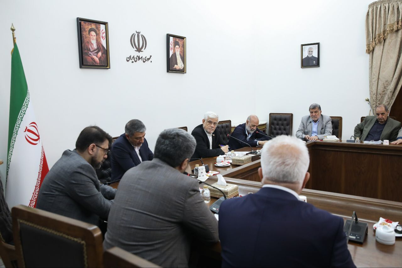  باید زنجیره تأمین و تولید کالاهای اساسی به عهده بخش خصوصی باشد