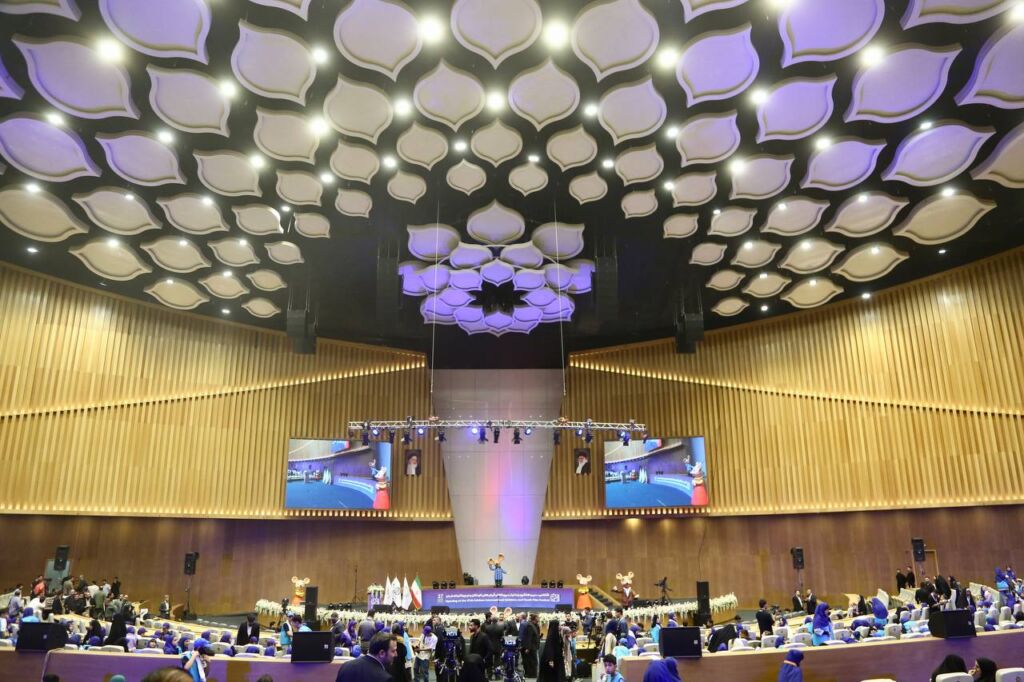 افتتاح رسمی سی‌وهفتمین جشنواره بین‌المللی فیلم‌های کودک و نوجوان در اصفهان