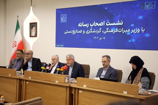 مولانا را نه به کشوری بخشیده‌ایم و نه کشوری آن را به ما بخشیده است