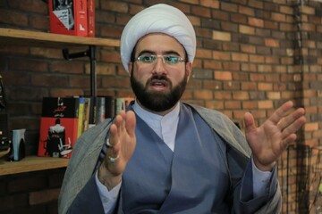 تجدد یا تظاهر؟ ادای روشنفکری در مراسم سوگواری سلبریتی ها