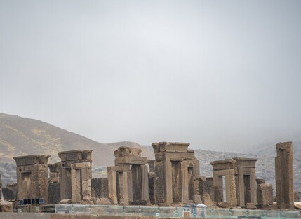 یک متر هم از حریم تخت جمشید کم نشده است