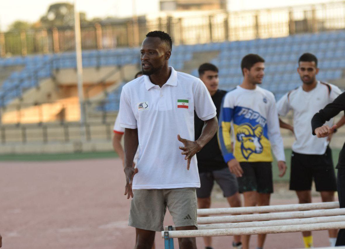 سفر نیجل آموس به همراه امیریان به ایلام