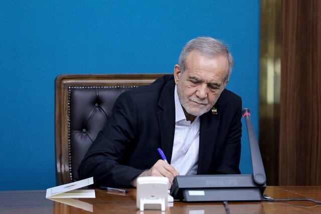 پیام تسلیت پزشکیان برای درگذشت صابر کاظمی