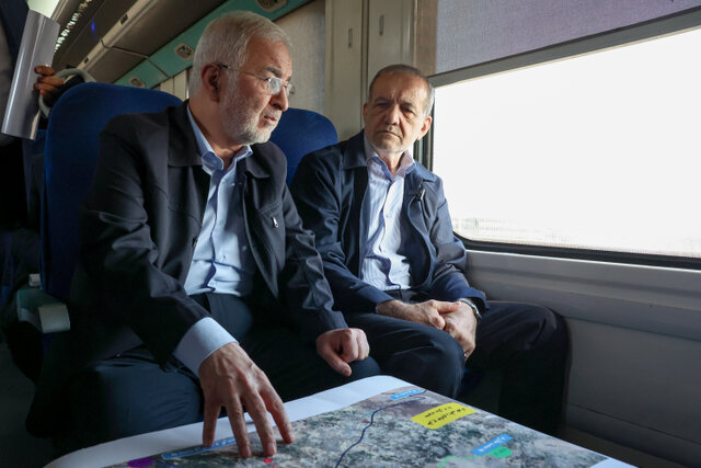 پزشکیان از خطوط راه آهن حومه ای استان تهران بازدید کرد