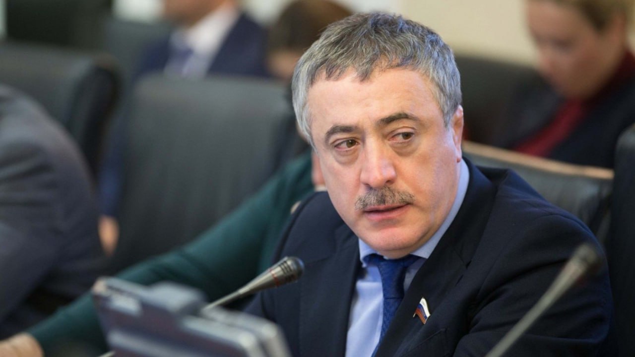 فادزایف: کشتی گیران ایرانی روحیه تسلیم ناپذیر دارند/ یزدانی کشتی‌گیری در بالاترین سطح جهانی است