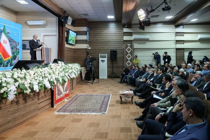 جلسه شورای برنامه‌ریزی و توسعه کردستان با حضور پزشکیان