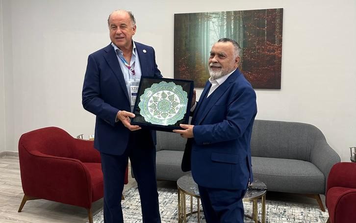 نشست قربانی با رئیس و دبیر کل فدراسیون جهانی تیراندازی 