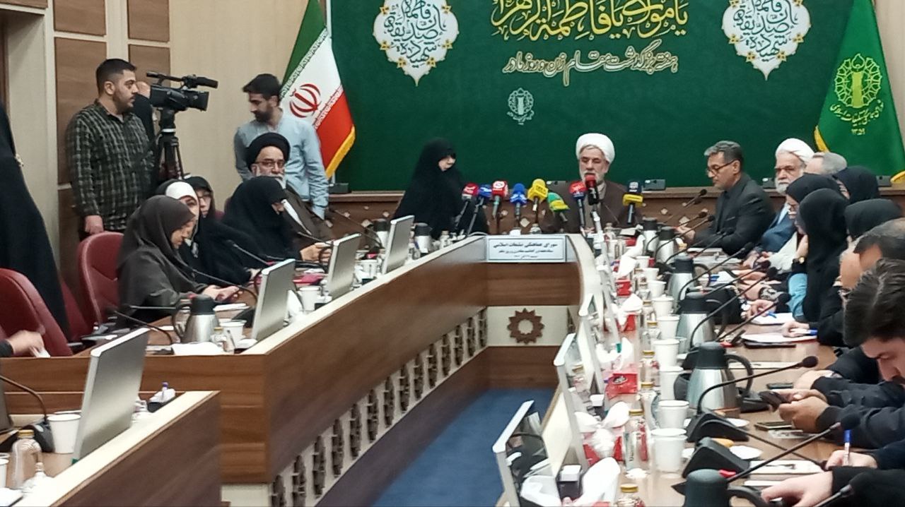 حضرت زهرا(س) شایسته عنوان «رهبر زنان عالم» است/ «الگوی سوم زن ایرانی» محور برنامه‌های هفته بزرگداشت مقام زن خواهد بود