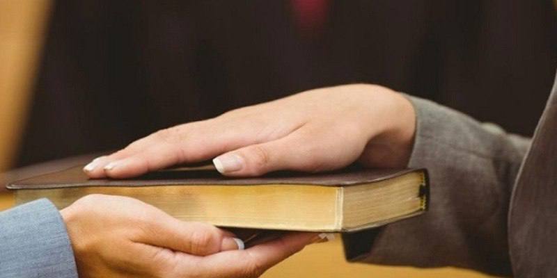 آیا شهادت اقوام و بستگان در دعاوی خانوادگی مورد پذیرش است؟