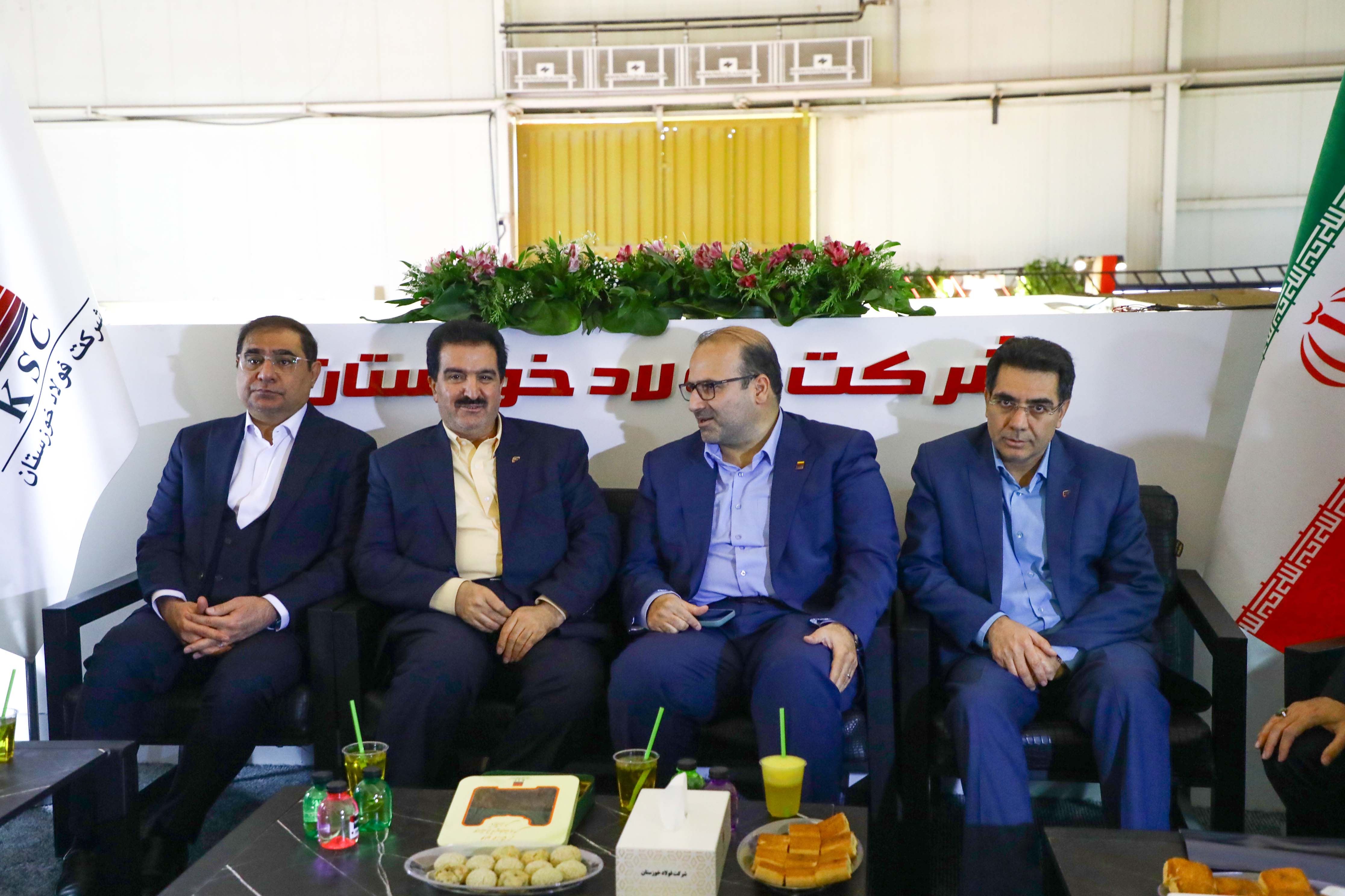 توسعه همکاری‌های بانک رفاه کارگران و فولاد خوزستان؛ ابزارهای نوین تامین مالی در خدمت صنعت متالورژی