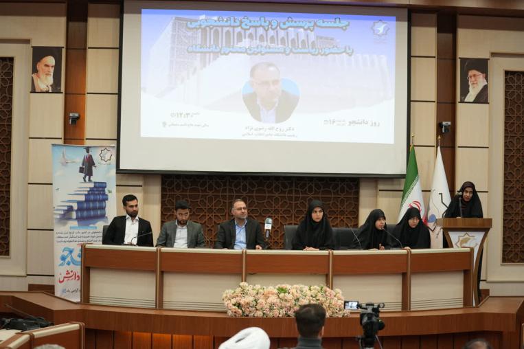 دانشجو در خط مقدم نقش‌آفرینی است؛ باید از خود بپرسد چقدر به وظایفش عمل کرده است