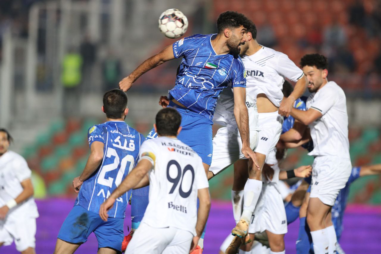 لیگ برتر فوتبال| پرواز قو در آسمان ابری تهران/ ترمز آبی ها کشیده شد