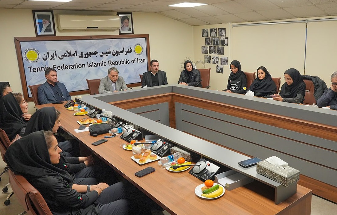 برگزاری مراسم تقدیر از تیم ملی پدل زنان/ عزیزی: گلزار با پدل خواهد ماند