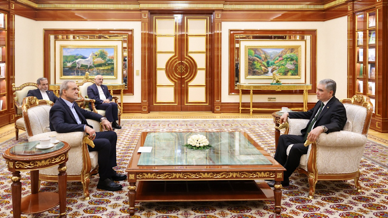 جهان امروز بیش از هر زمان دیگر محتاج شکل‌گیری اعتماد و صلح میان ملت‌هاست
