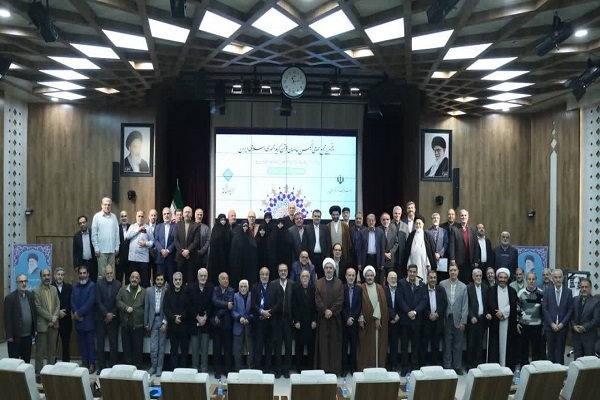 فراخوان معرفی و انتخاب خادمان برجسته قرآن منتشر شد