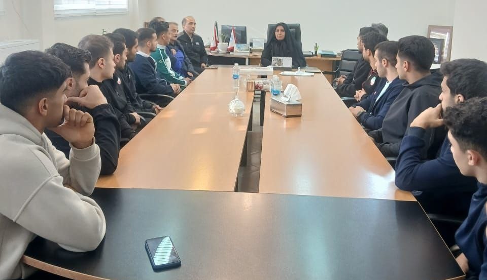 دیدار سرپرست فدراسیون ژیمناستیک با ژیمناست های هنری و کادر فنی