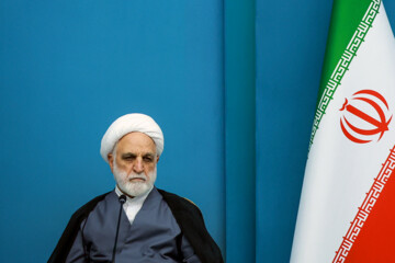 فساد صرفا با زندانی کردن مفسد ریشه‌کن نمی‌شود