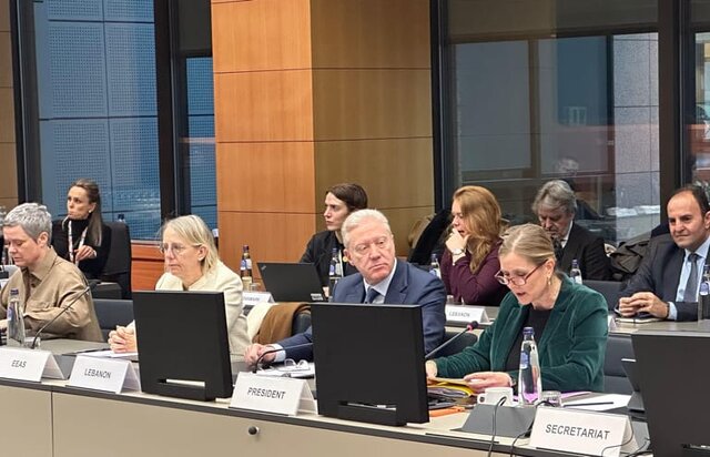 رجی: اروپا مذاکرات با ایران را به پرونده هسته‌ای محدود نکند!