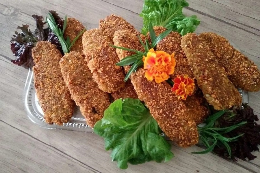 راز کتلت معروف لاهیجان چیست؟/ چرا همه عاشق این ساندویچ خیابانی می‌شوند؟