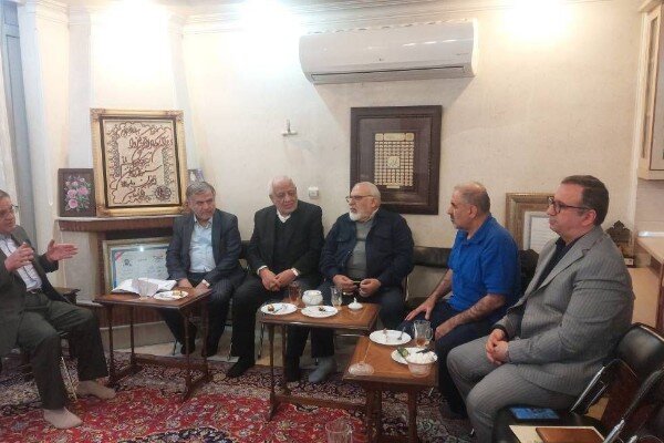 دیدار اعضای شورای مرکزی حزب مؤتلفه اسلامی با خانواده شهید مفتح