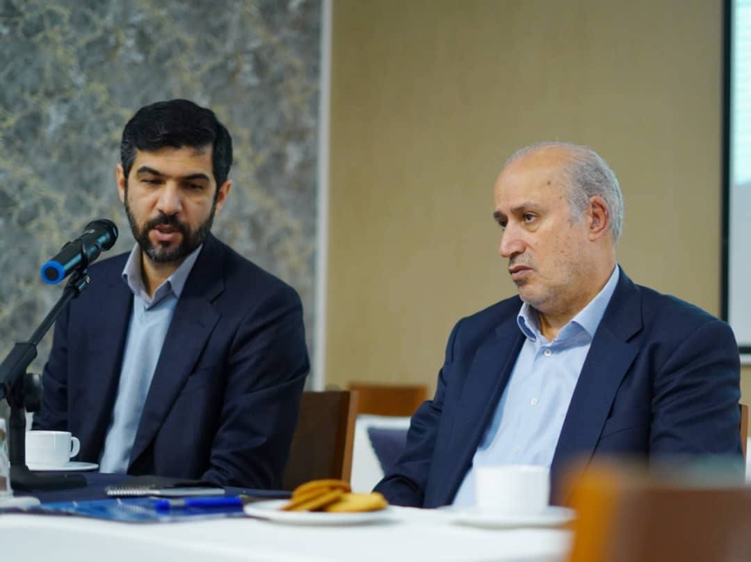 برگزاری جلسه کمیته‌ی فوتبال ساحلی با حضور رئیس فدراسیون