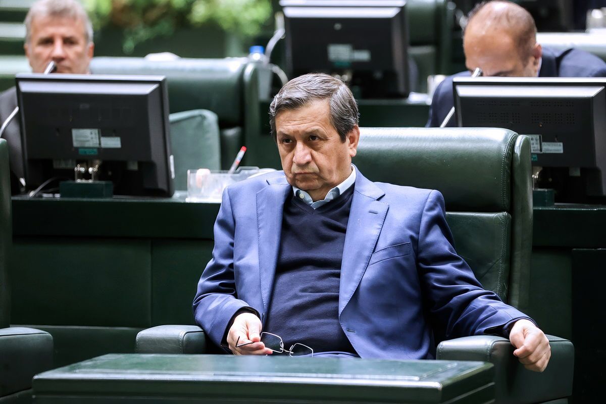 عبدالناصر همتی با ارزش ریال چه کرد؟/ سیاست‌های ارزی و اقتصادی که تورم را به اوج رساند