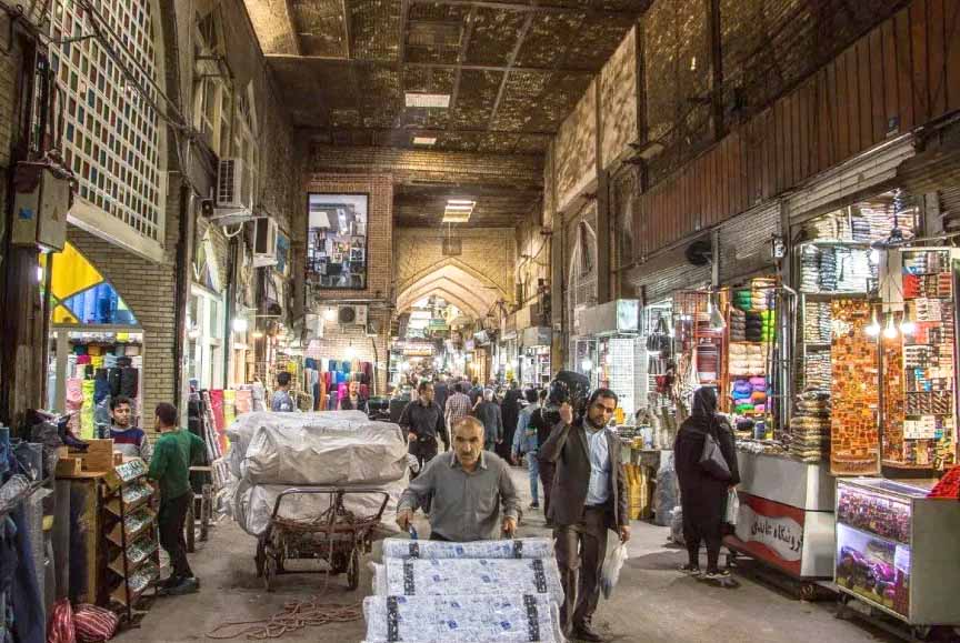 بازارهای تهران امروز باز بود و کسبه فعالیت صنفی خود را در آرامش ادامه دادند