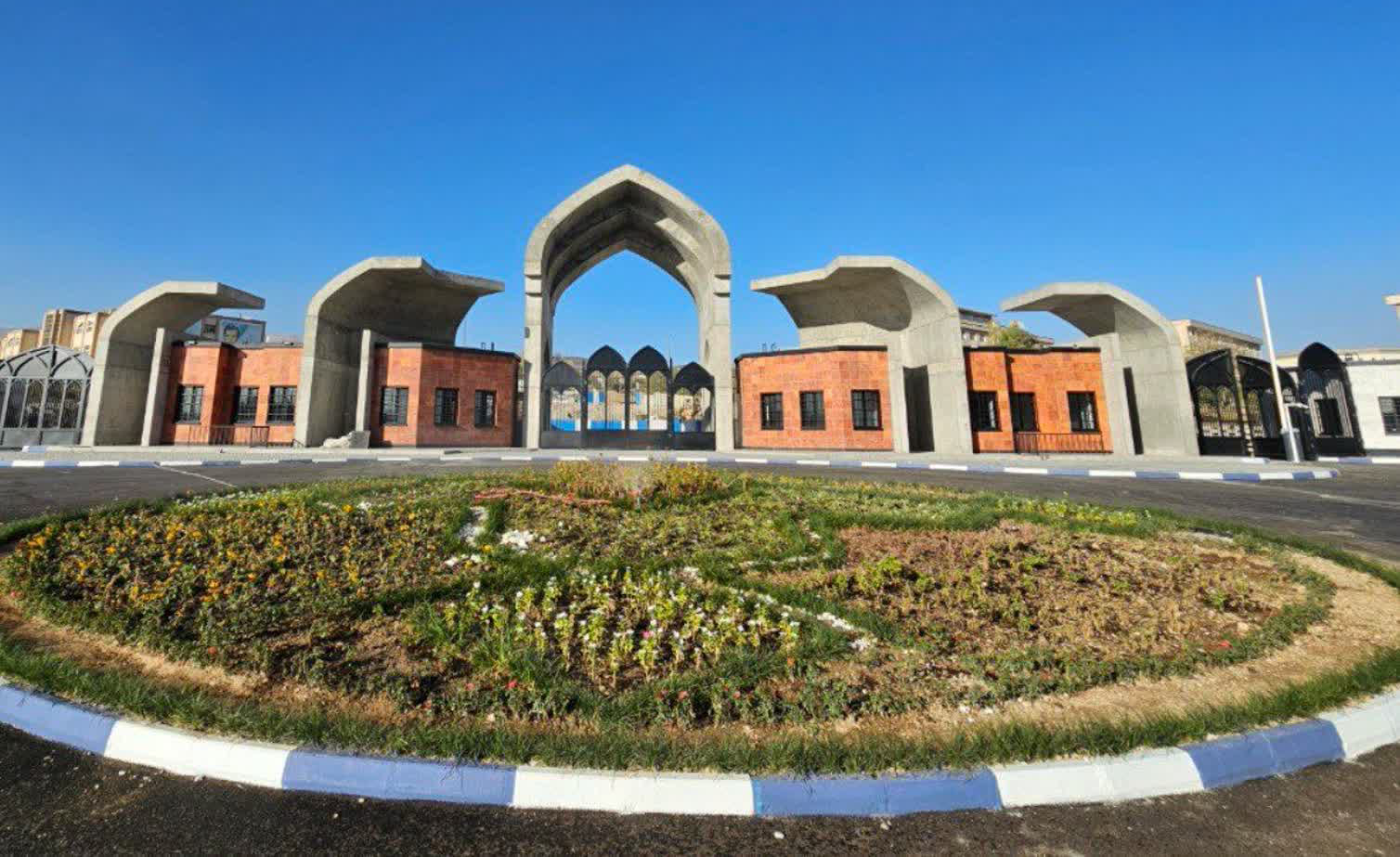 رونمایی سردرب جدید دانشگاه جامع امام حسین؛ تجلی اقتدار و هویت ملی  