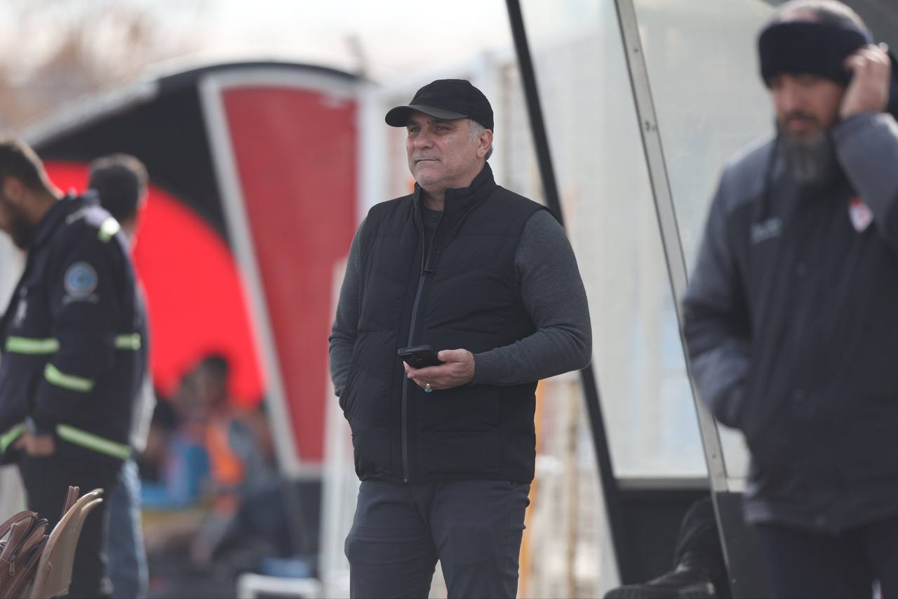 بازدید رئیس هیات فوتبال تهران از سه زمین فوتبال