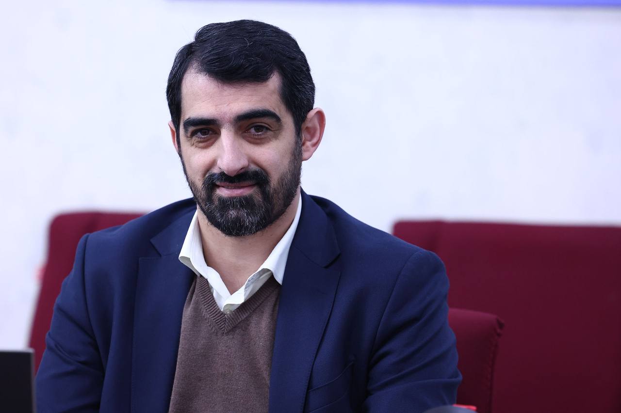 داوری: با رفتن حدادی سبک بازی تیم ملی تغییر کرد/ بعد از ۲ بازی انتخابی جام جهانی تصمیم می‌گیرم که برای انتخابات ثبت نام کنم یا نه